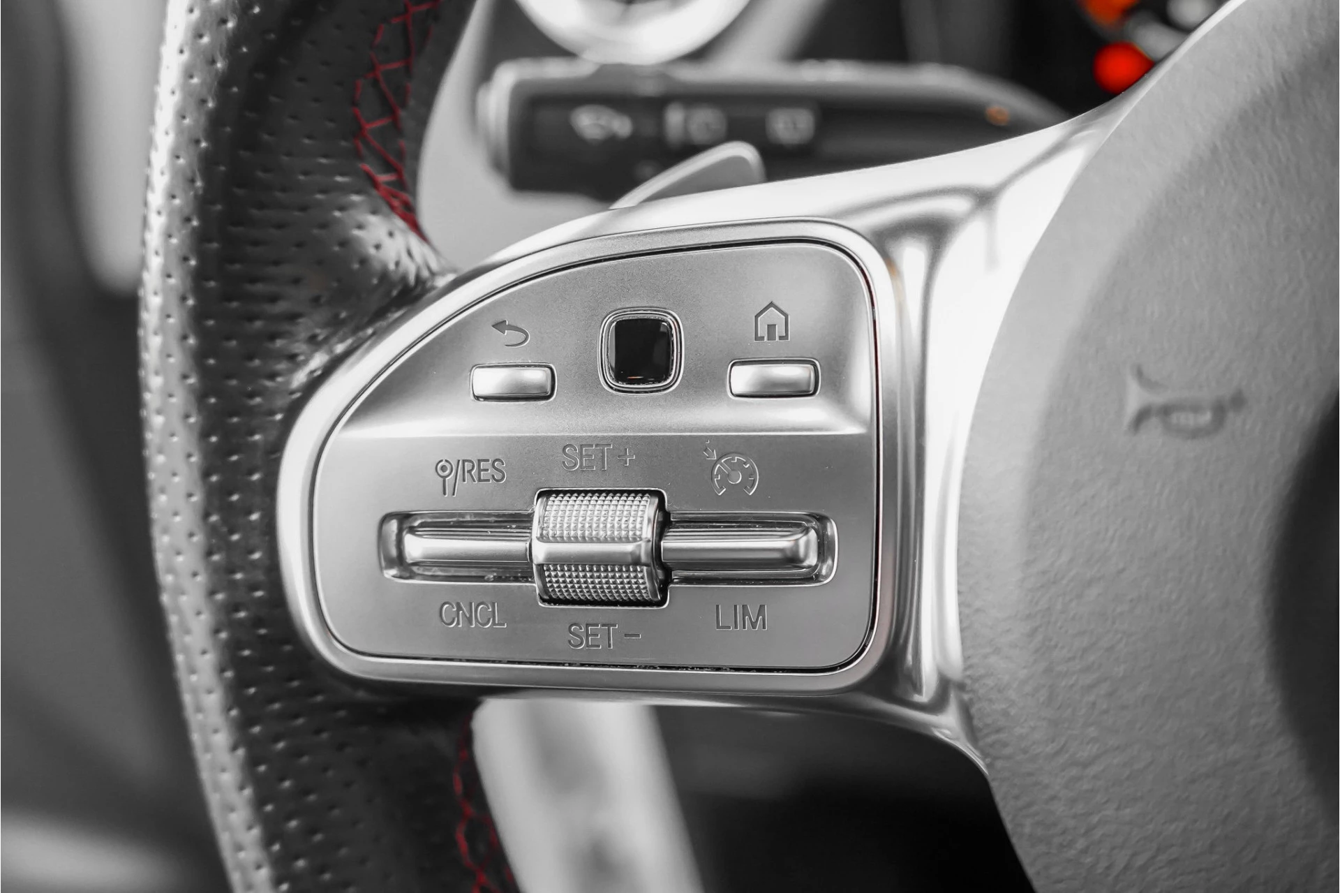 Hoofdafbeelding Mercedes-Benz EQA