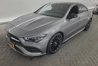 Mercedes-Benz CLA-klasse 180 AMG ORG.NED / PANORAMADAK / HEAD- UP / SFEERVERLICHTING / EL.STOELEN / 19INCH / NIGHT-PAKKET / NAP