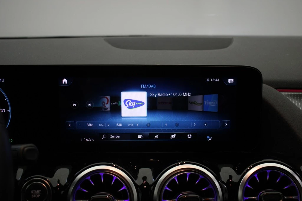 Hoofdafbeelding Mercedes-Benz EQA
