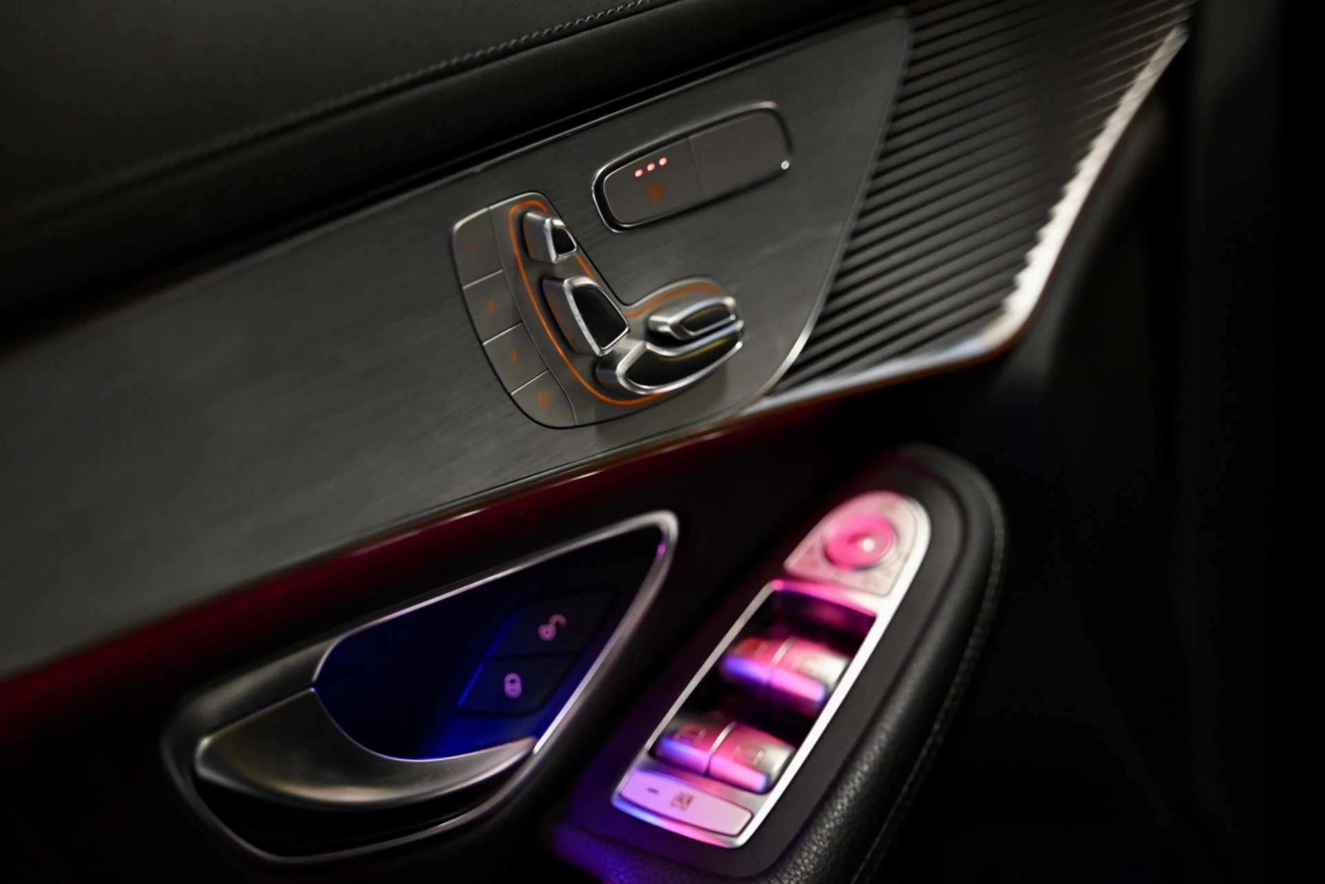 Hoofdafbeelding Mercedes-Benz EQC