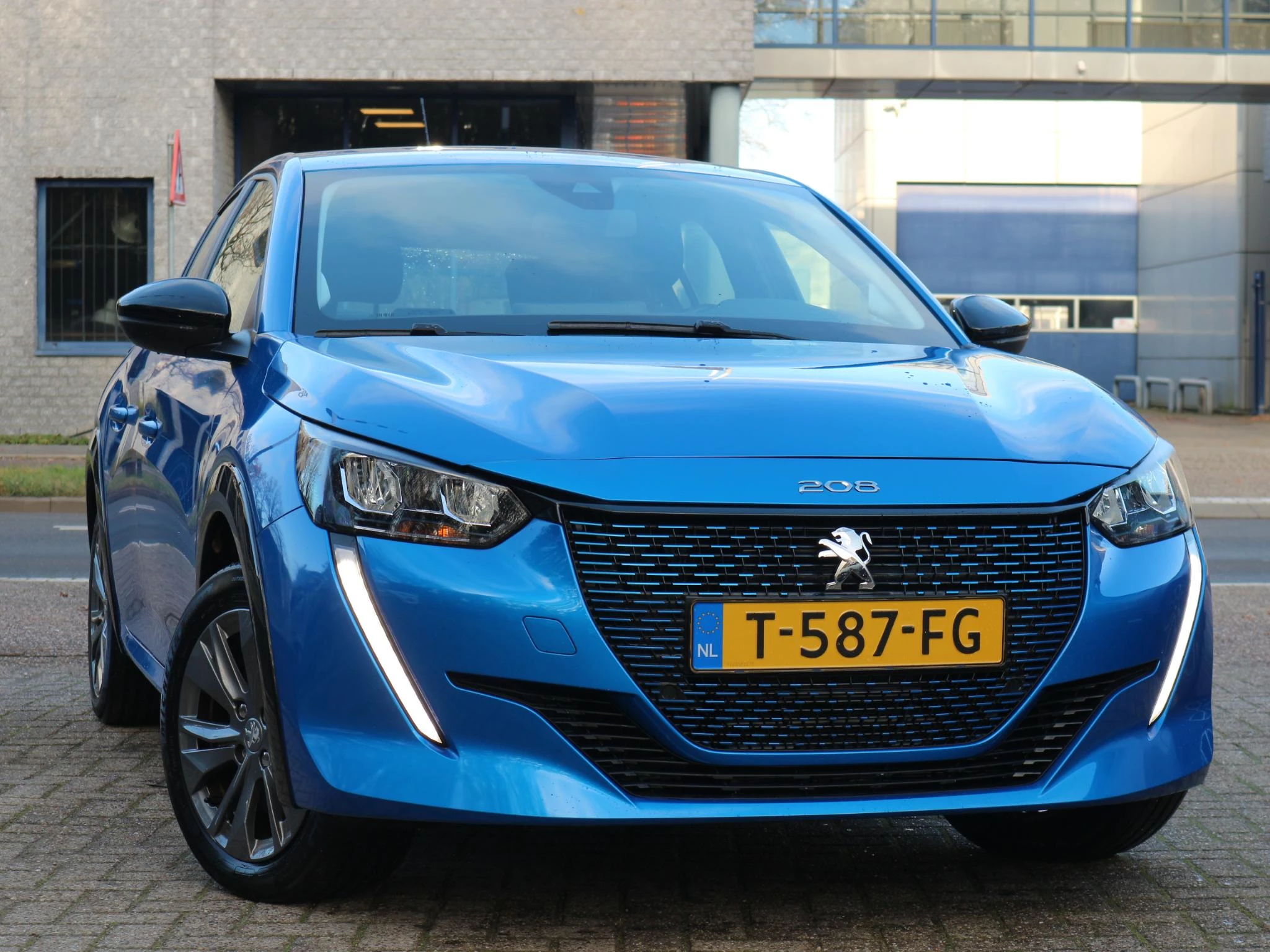 Hoofdafbeelding Peugeot e-208