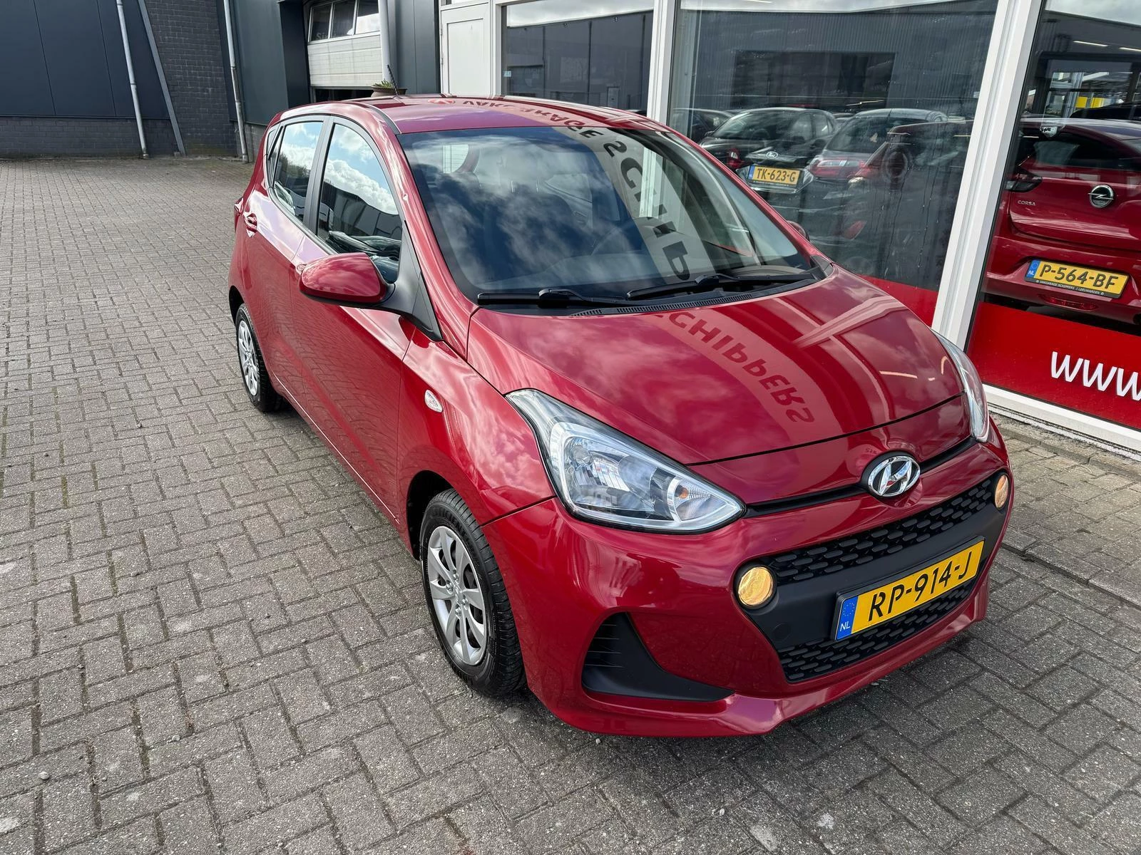 Hoofdafbeelding Hyundai i10