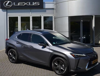 Hoofdafbeelding Lexus UX Lexus UX 250h First Edition NL-AUTO TREKHAAK KEYLESS TRIPLE-LED EL-KOFFERKLEP