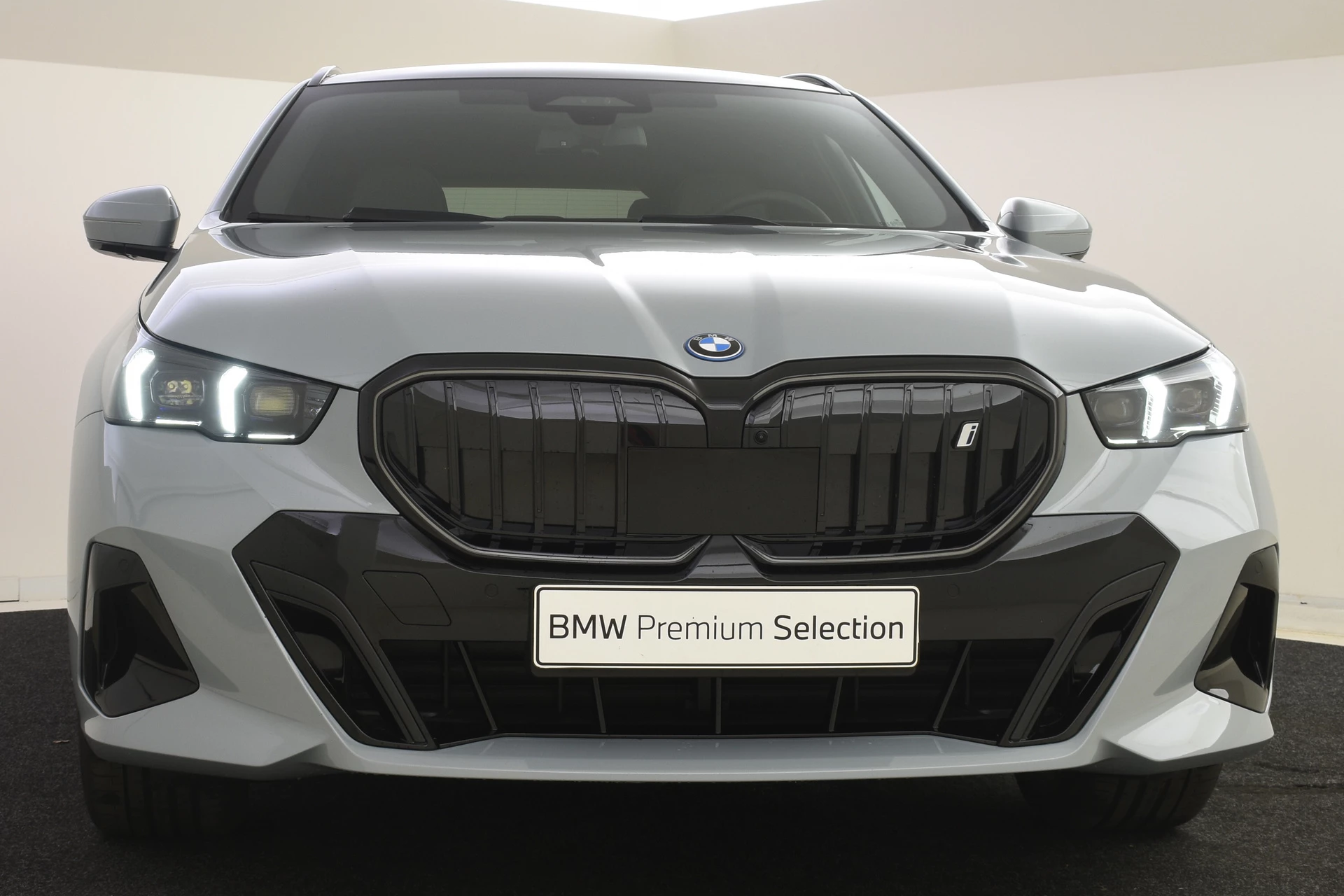 Hoofdafbeelding BMW i5