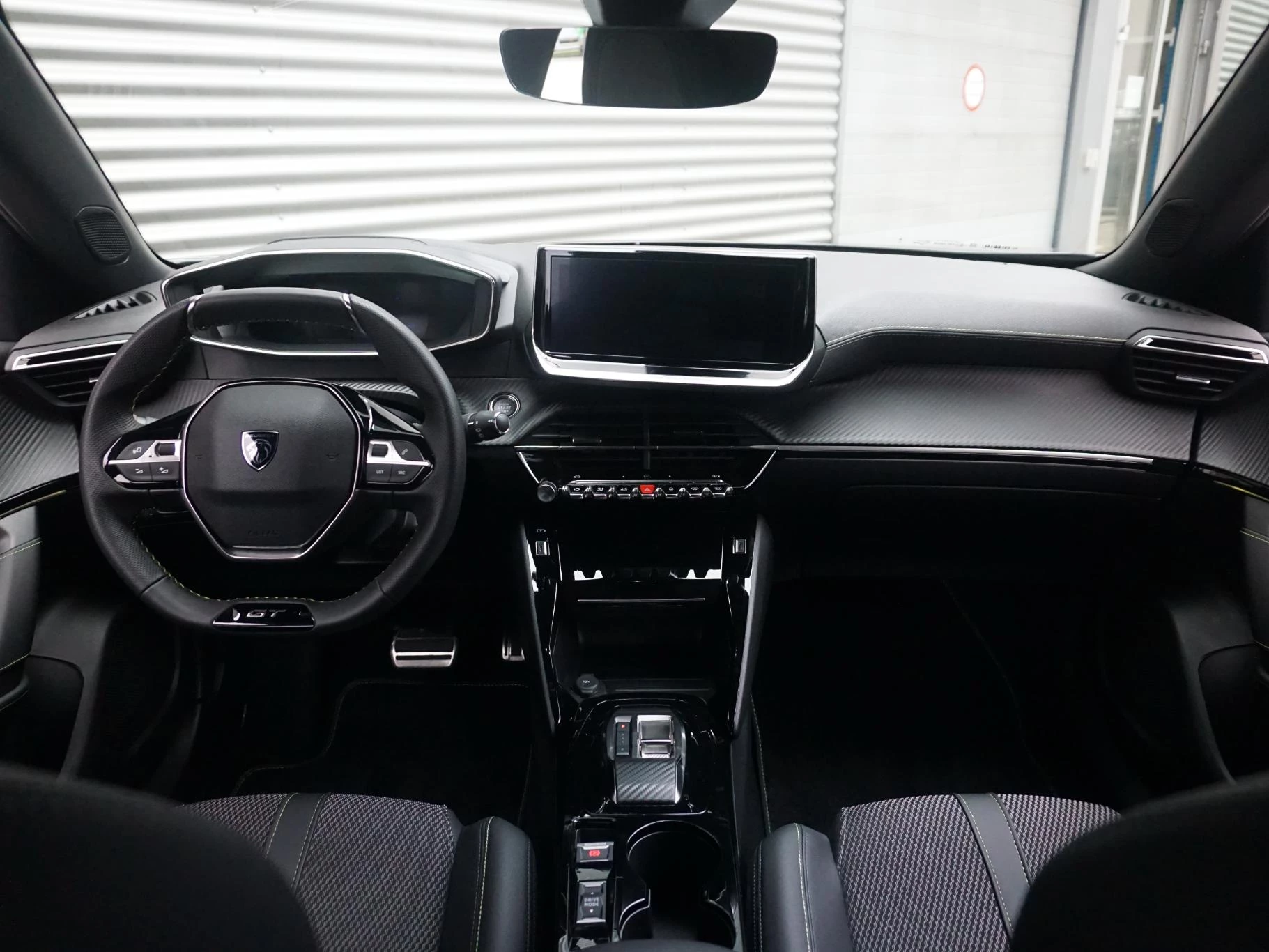 Hoofdafbeelding Peugeot e-2008