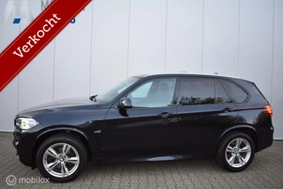 BMW X5 xDrive30d M-Sport Carbonschwarz Pano HUD Camera HiFi Afn. trekhaak Mooie auto!