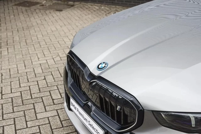 Hoofdafbeelding BMW i5