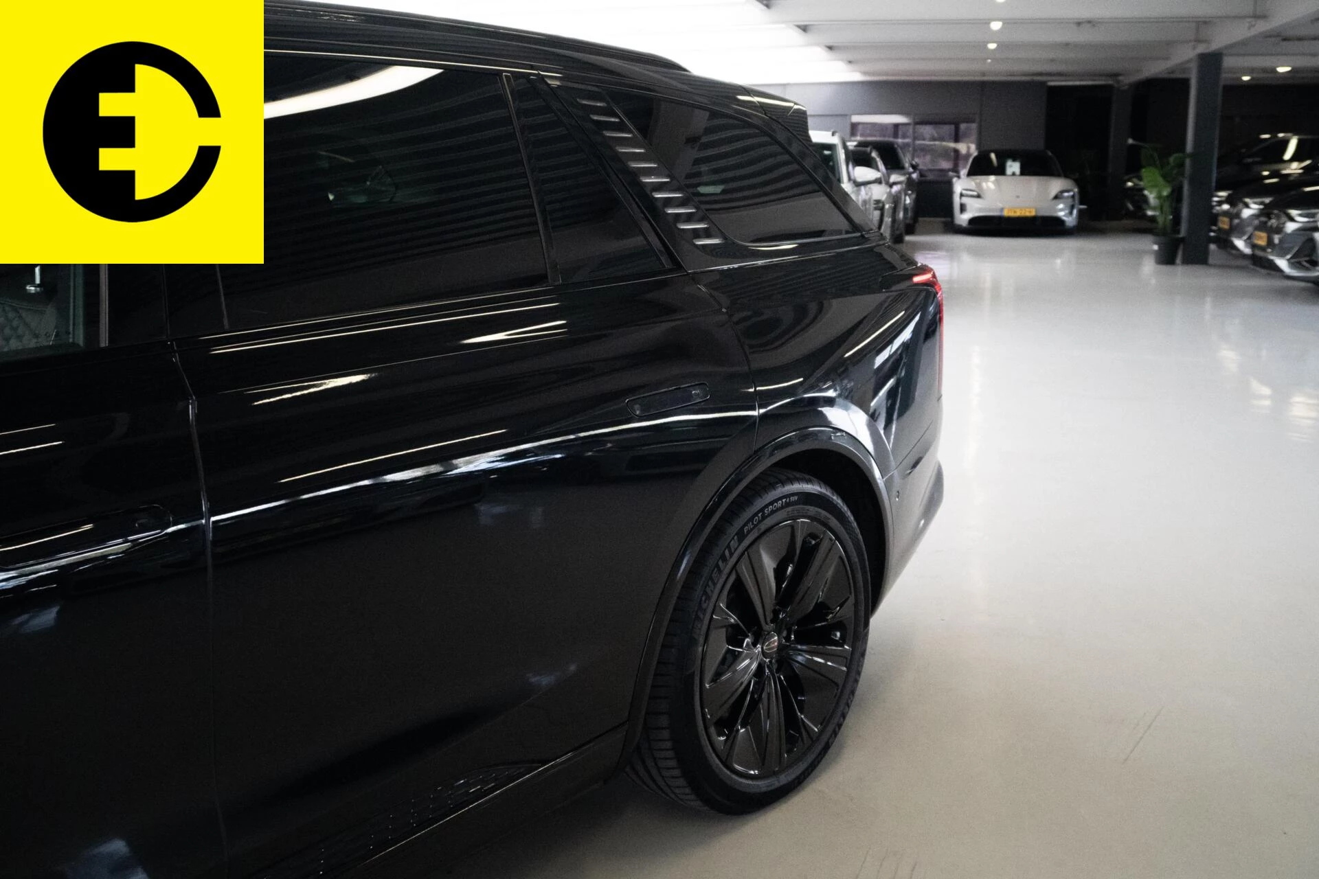 Hoofdafbeelding Hongqi E-HS9