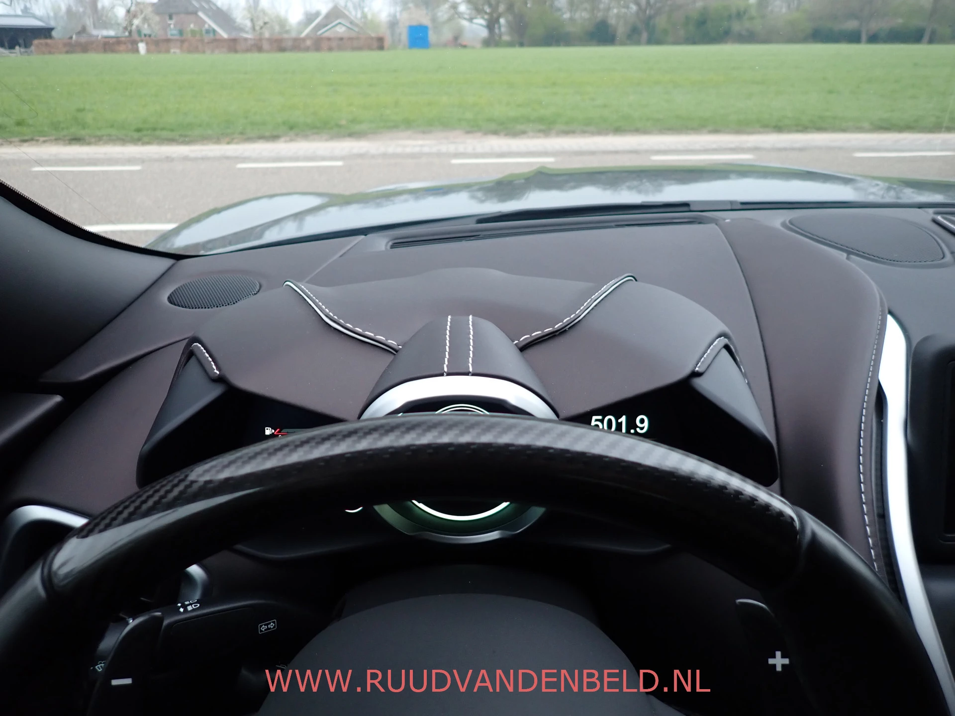 Hoofdafbeelding Aston Martin DBS