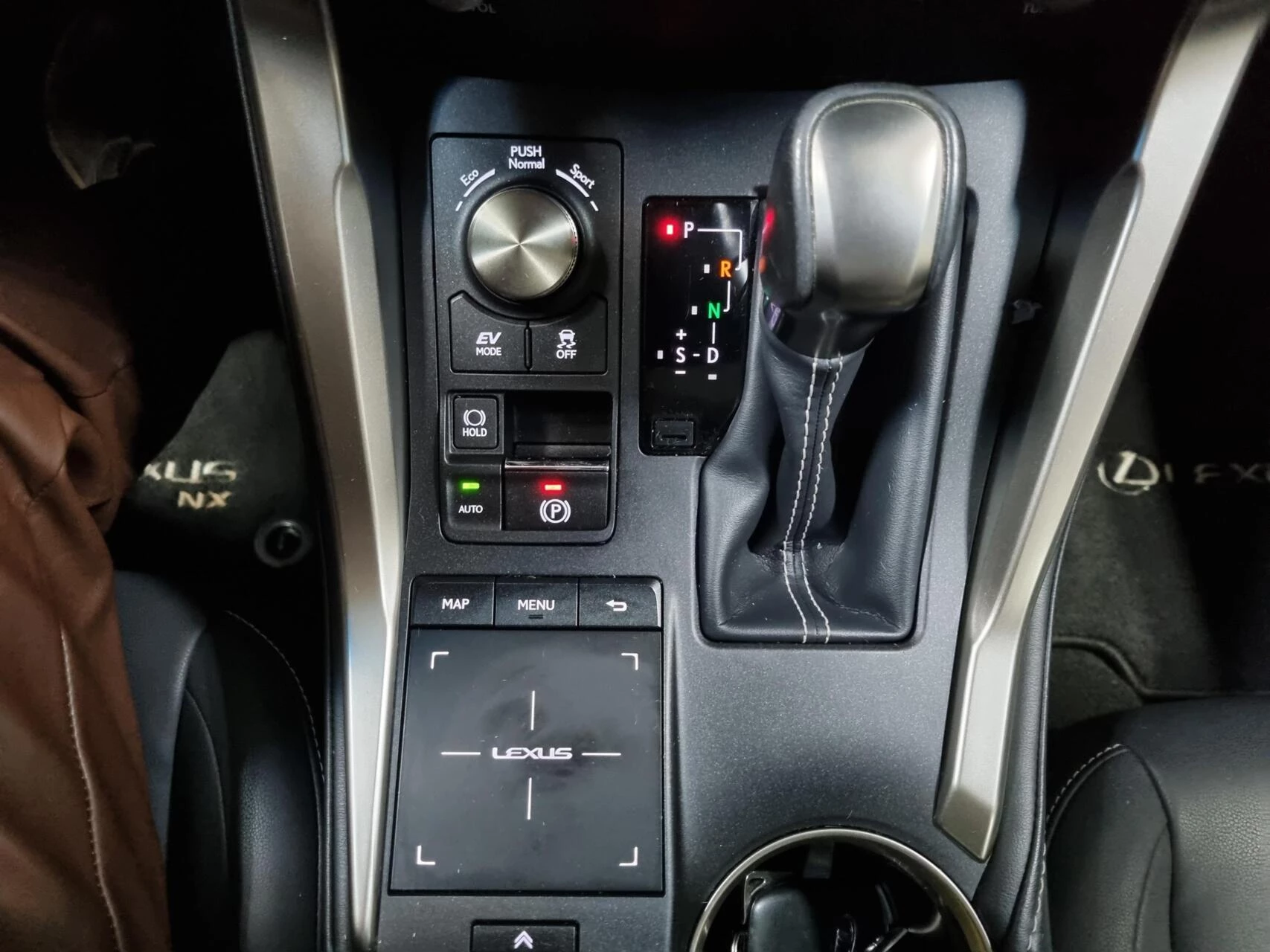 Hoofdafbeelding Lexus NX