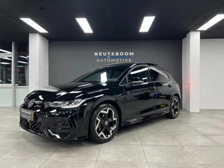 Volkswagen Golf 8.5 1.5 eTSI R-Line | CAMERA | LED | PANO |