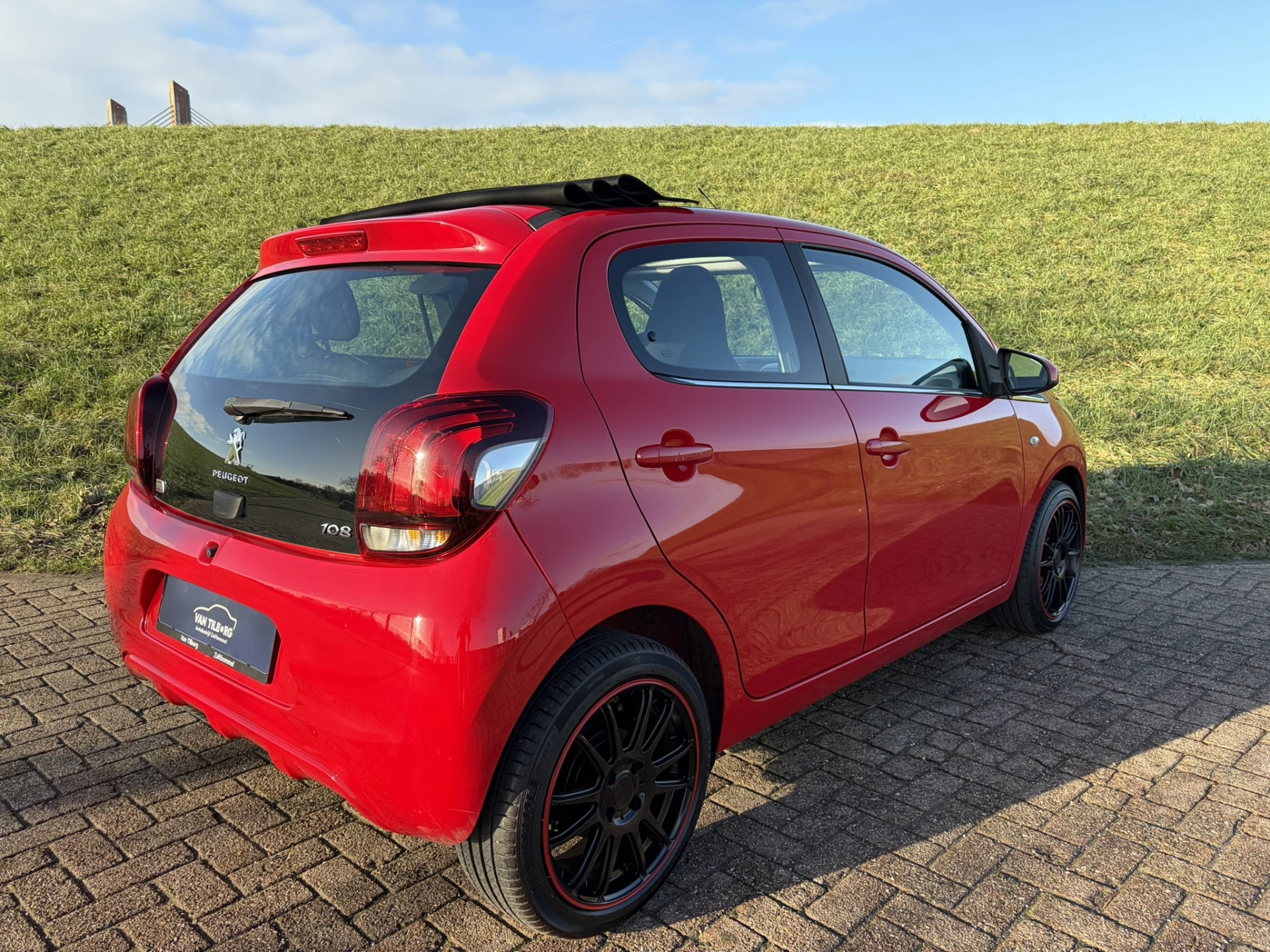 Hoofdafbeelding Peugeot 108