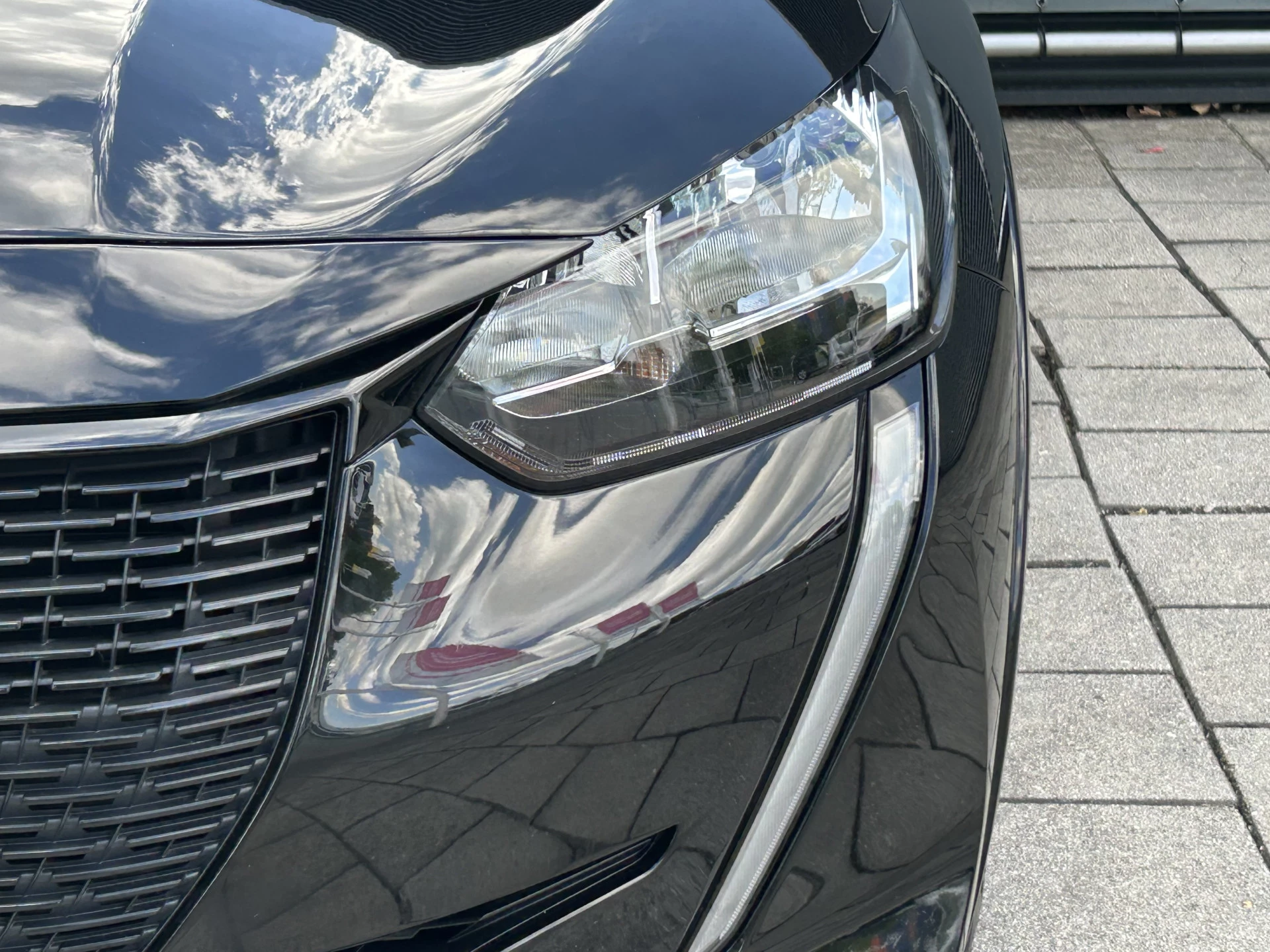 Hoofdafbeelding Peugeot e-208