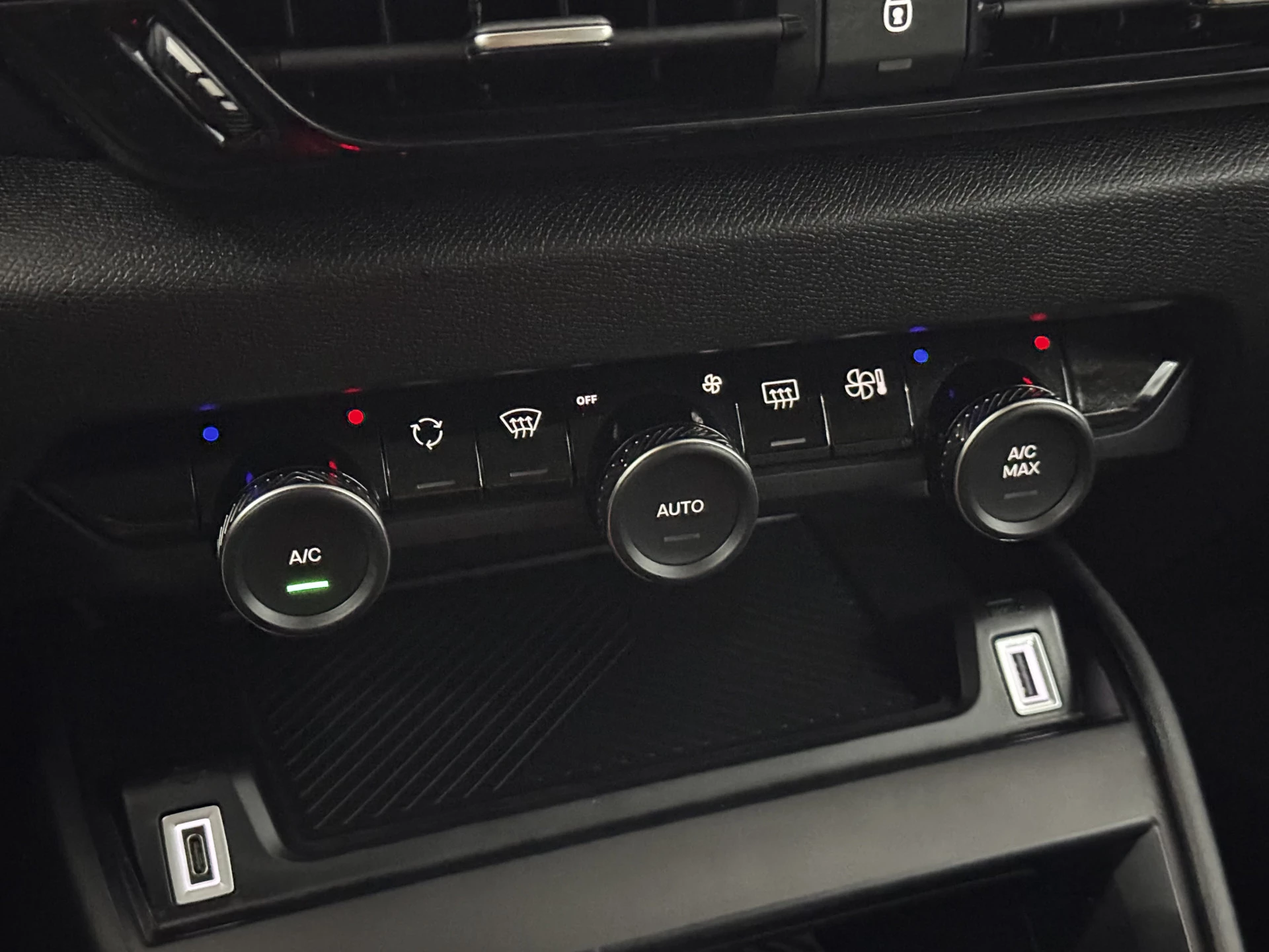 Hoofdafbeelding Citroën ë-C4