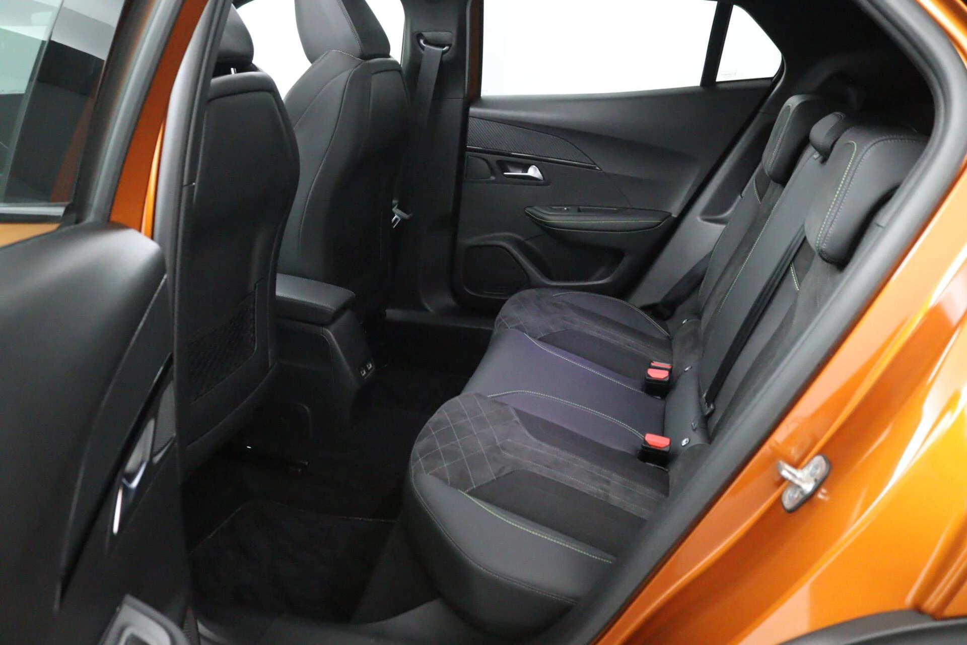 Hoofdafbeelding Peugeot e-2008