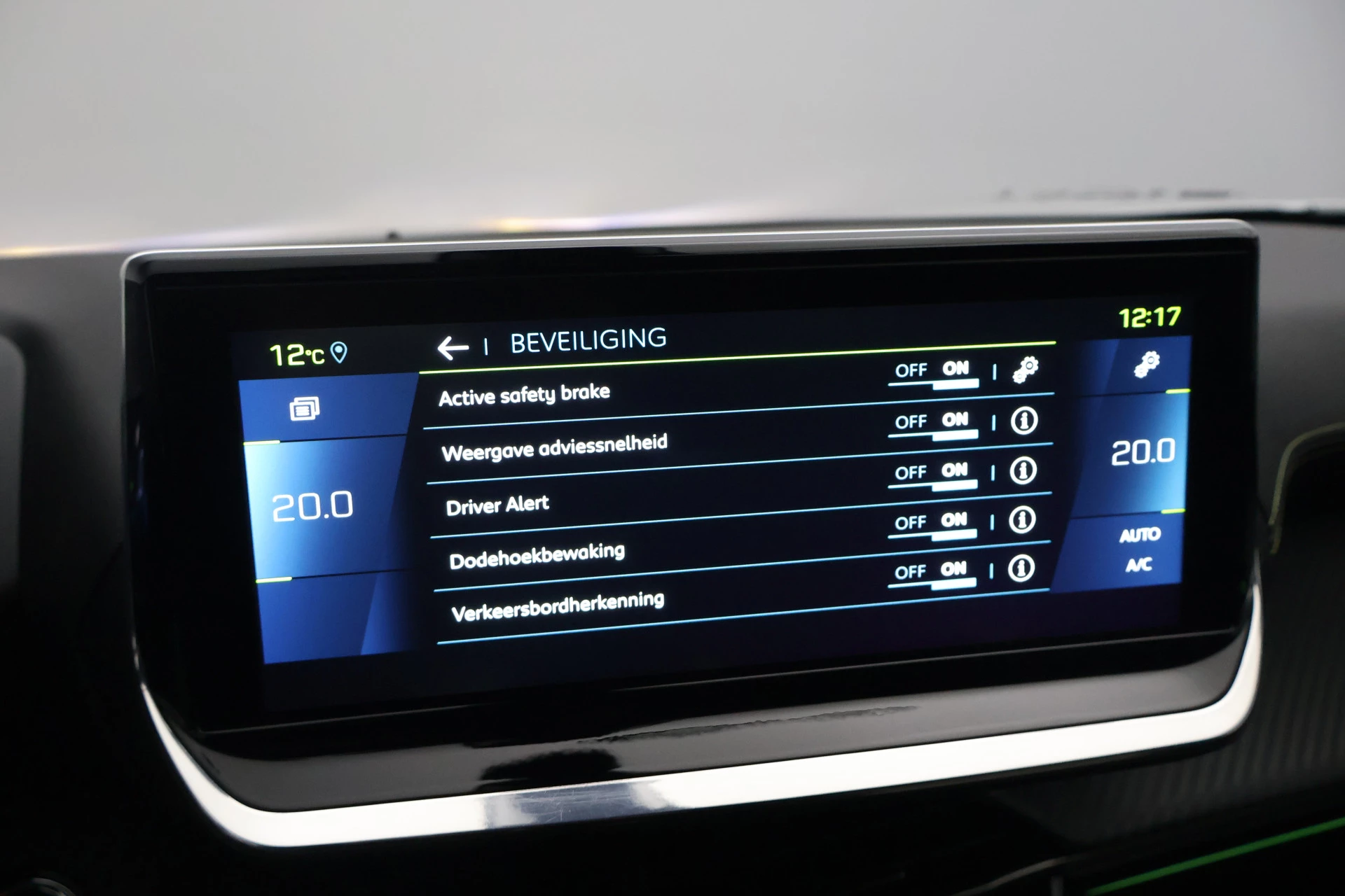 Hoofdafbeelding Peugeot e-2008