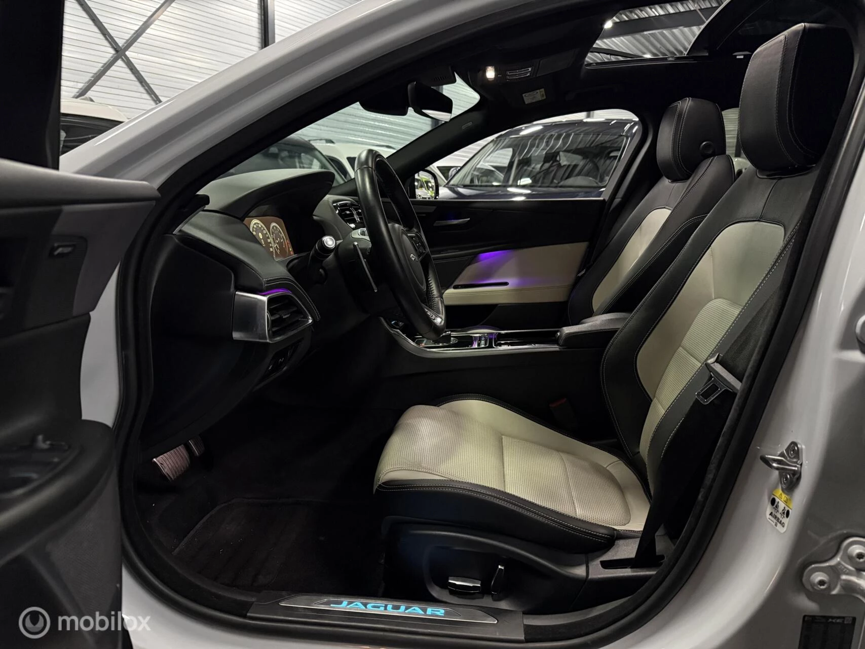 Hoofdafbeelding Jaguar XE