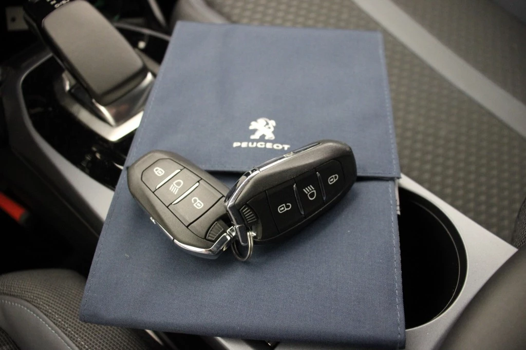 Hoofdafbeelding Peugeot e-2008