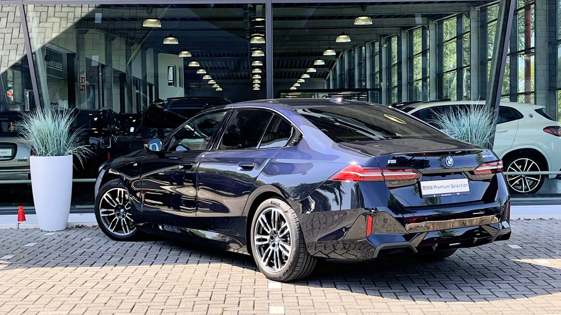 Hoofdafbeelding BMW i5