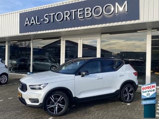 Hoofdafbeelding Volvo XC40 Volvo XC40 1.5 T3 R-Design | LED | Pano | Harman Kardon | DAB | Adapt. Cruise | Keyless | 360 Camera | Trekhaak