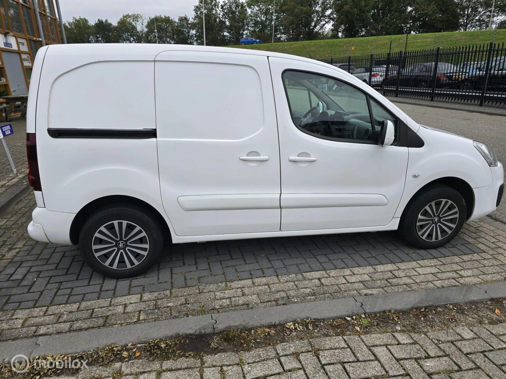 Hoofdafbeelding Peugeot Partner