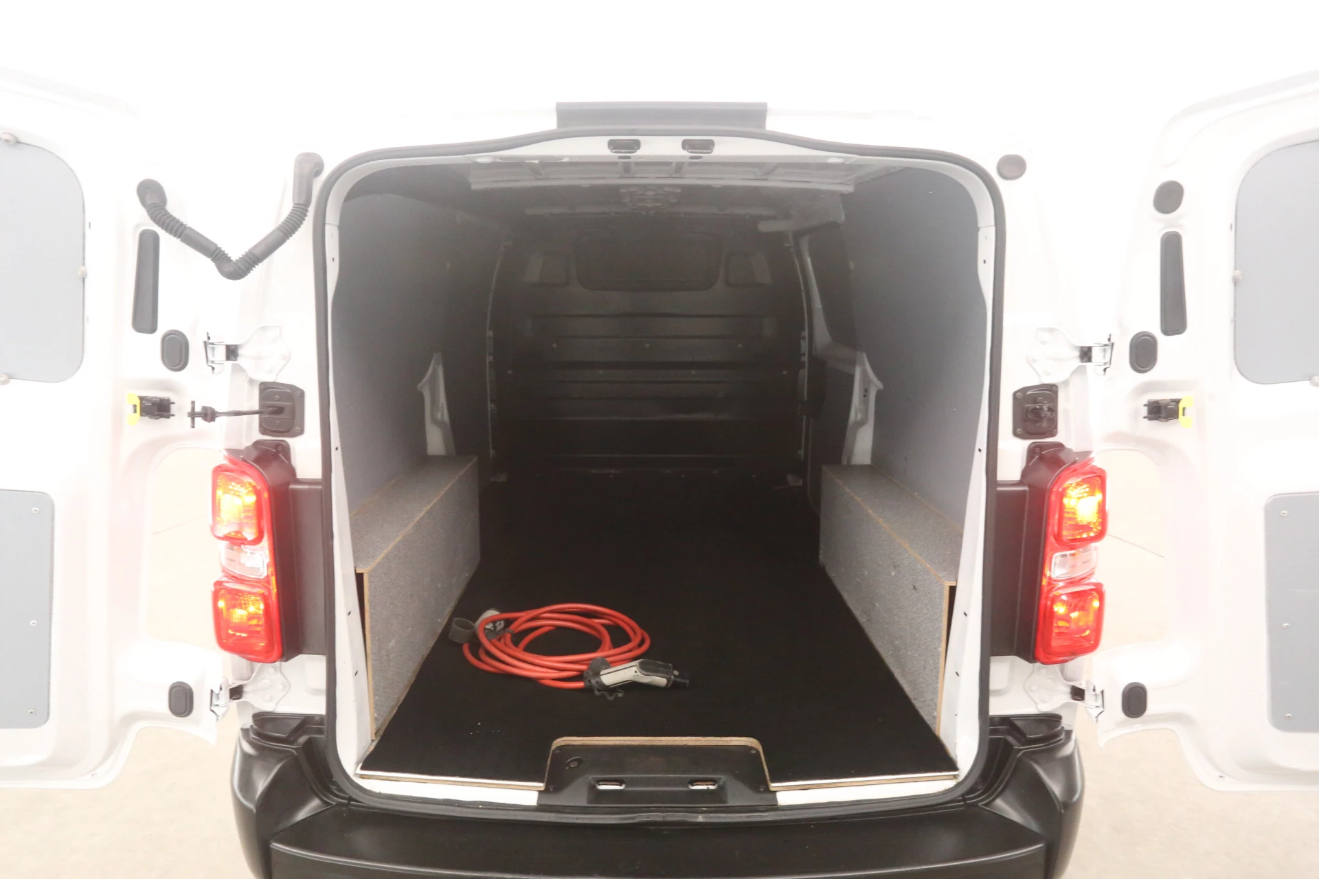 Hoofdafbeelding Peugeot e-Expert