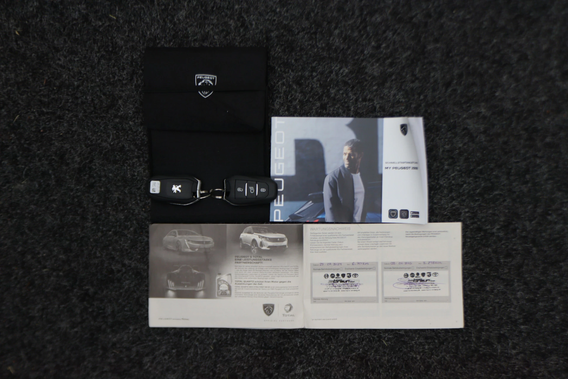 Hoofdafbeelding Peugeot e-2008