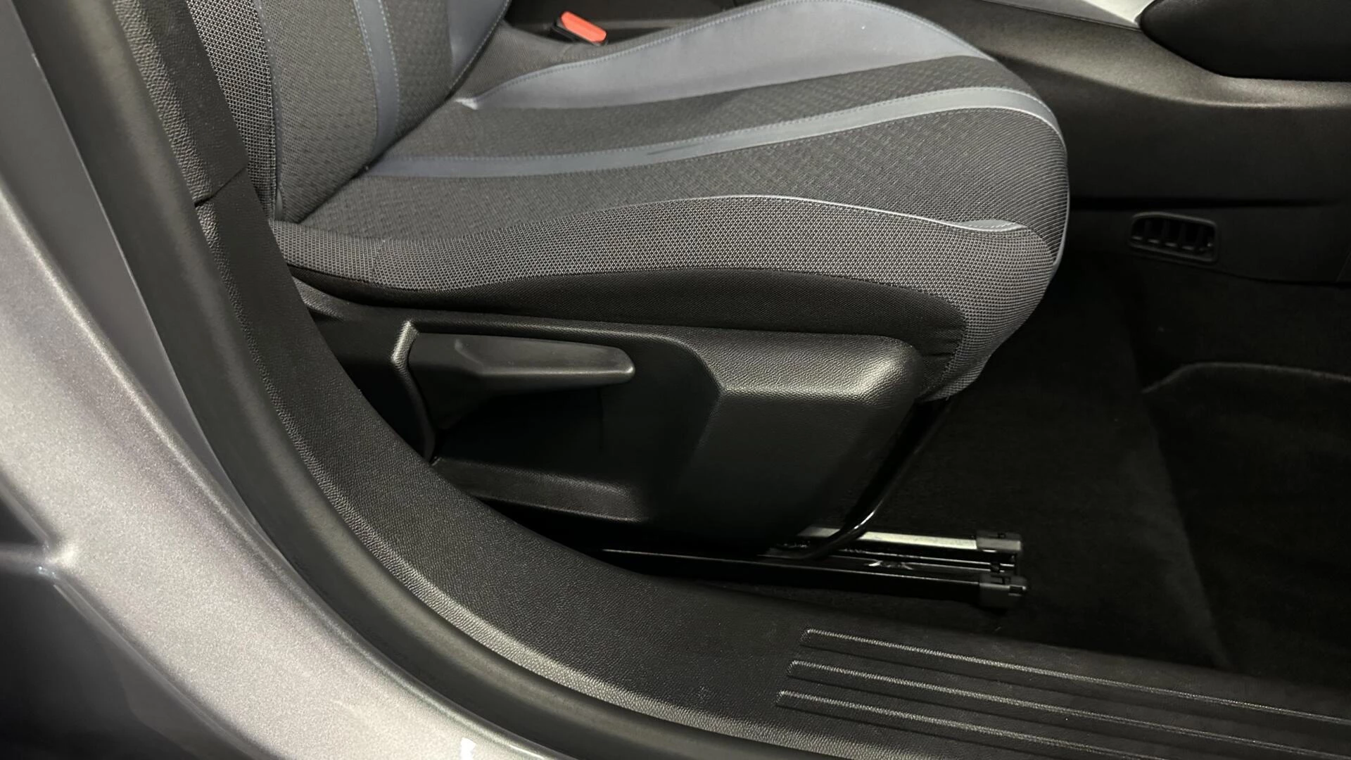 Hoofdafbeelding Peugeot e-2008