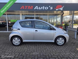 Hoofdafbeelding Toyota Aygo Toyota Aygo 1.0-12V Cool 5 drs Airco NAP Dealer onderhouden