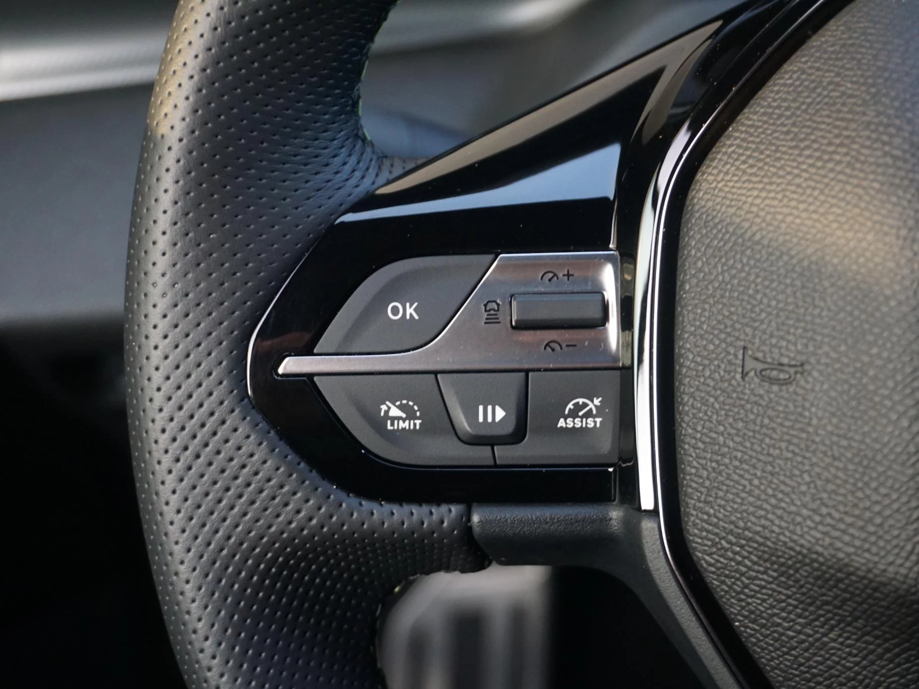 Hoofdafbeelding Peugeot e-308