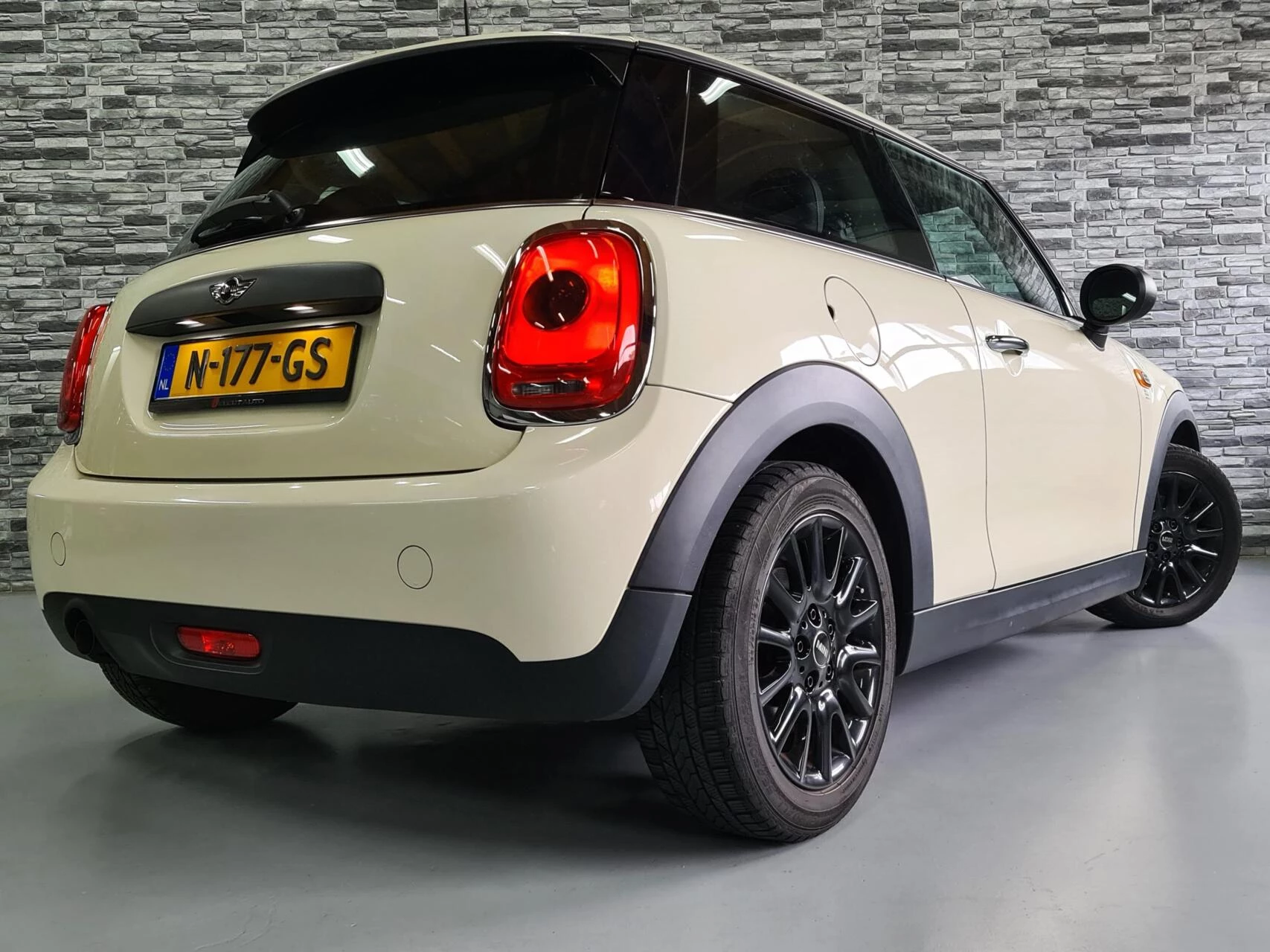 Hoofdafbeelding MINI One