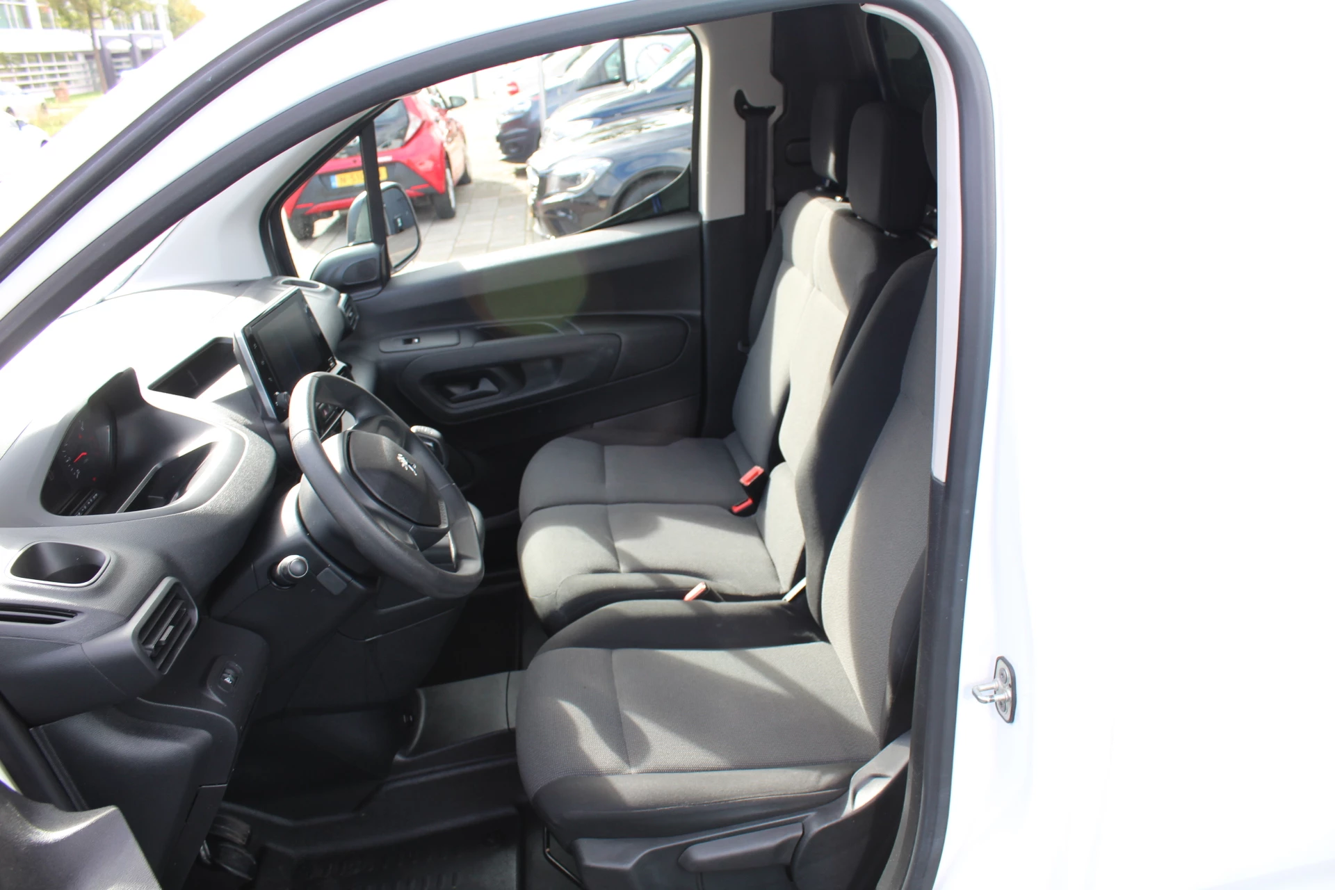 Hoofdafbeelding Peugeot Partner