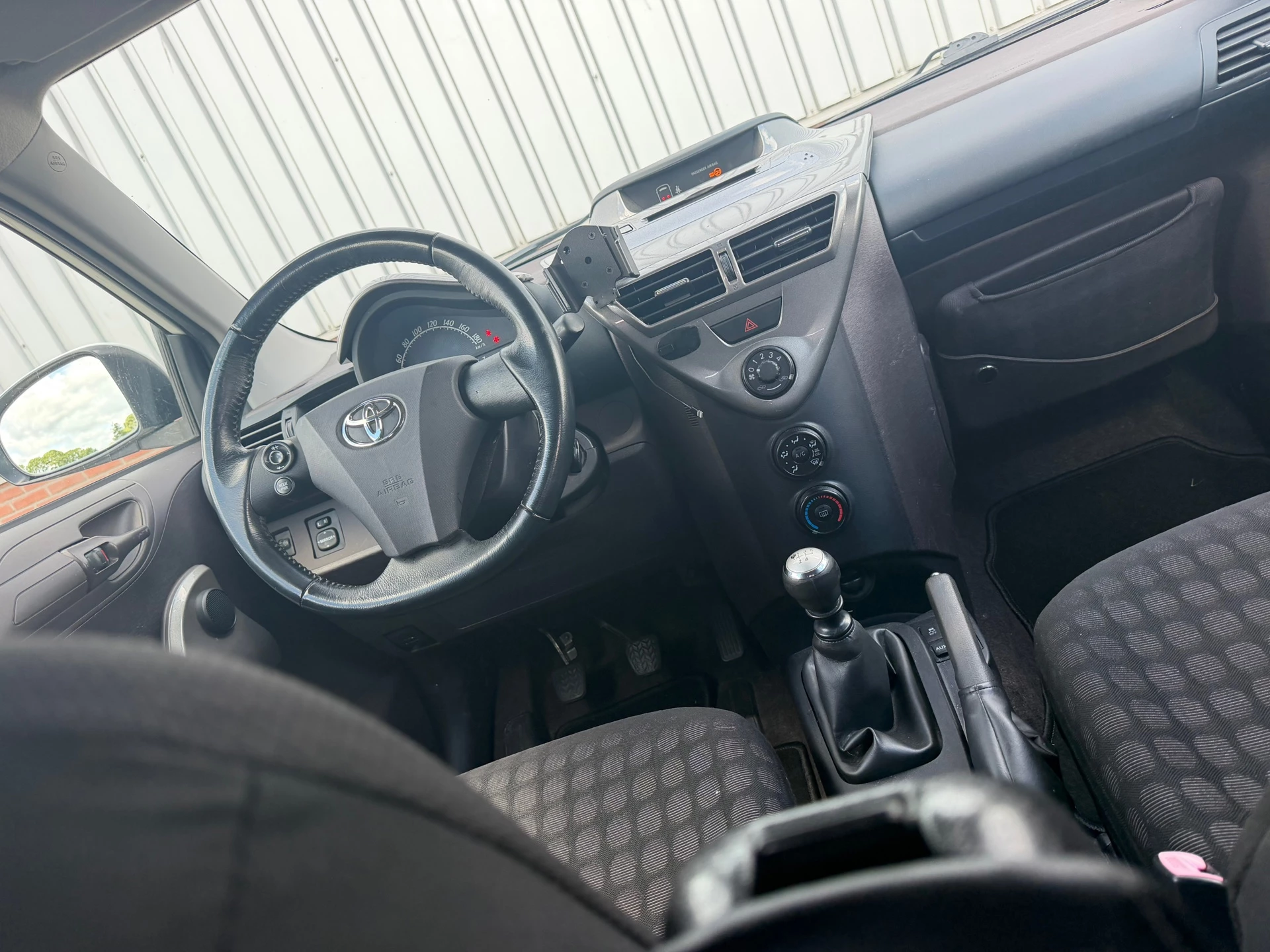Hoofdafbeelding Toyota iQ