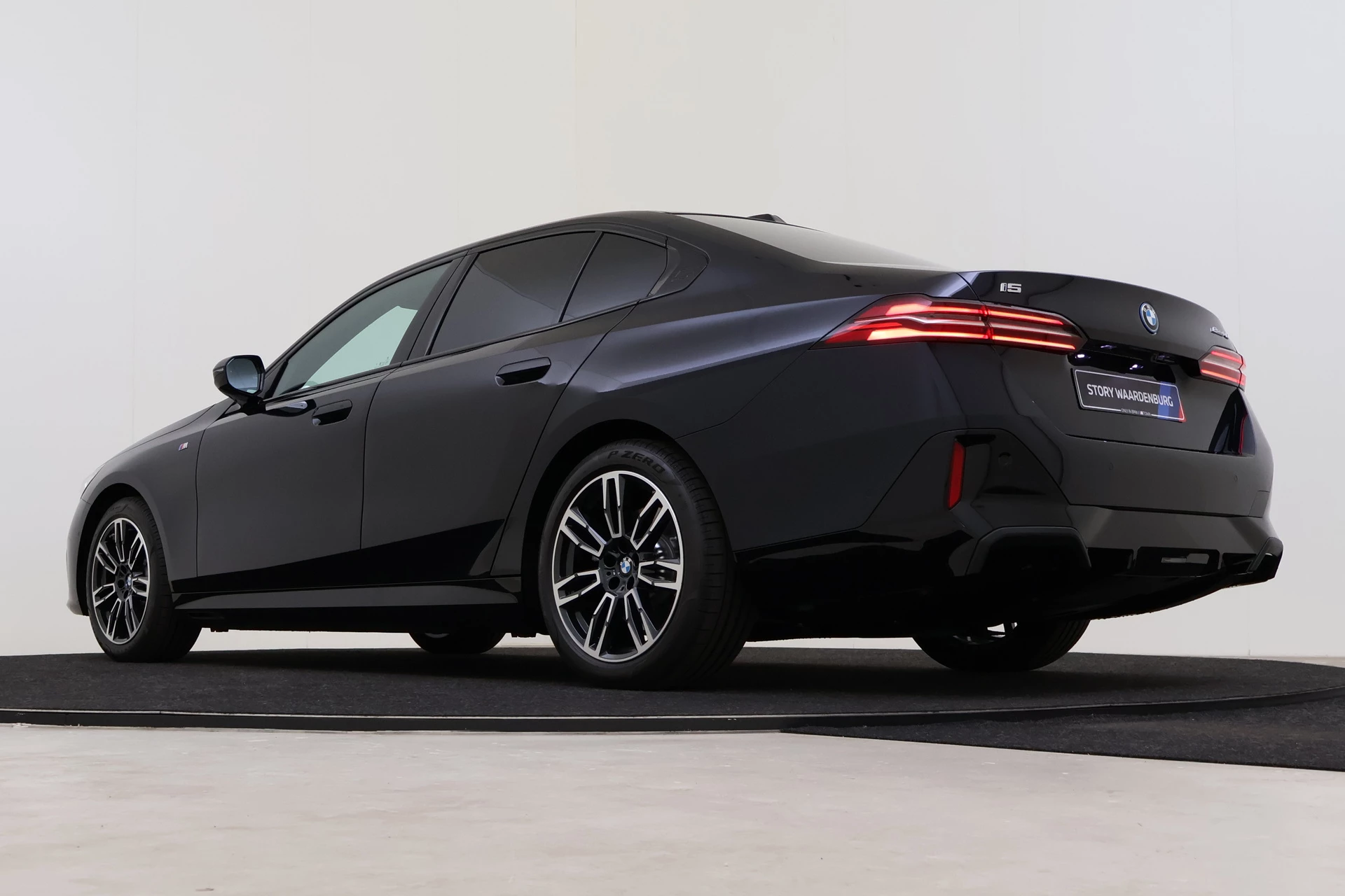 Hoofdafbeelding BMW i5