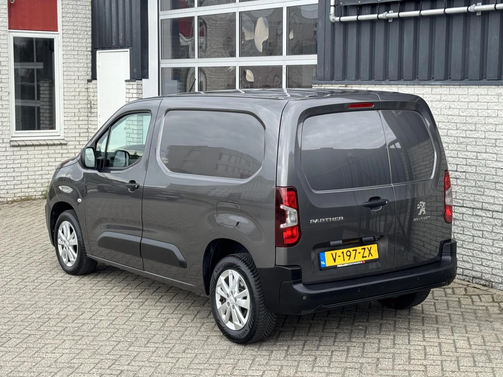 Hoofdafbeelding Peugeot Partner