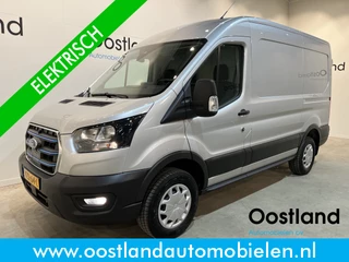 Ford E-Transit 350 L2H2 Trend 68 kWh 184 PK / 100% elektrisch !! / Airco / Cruise Control / CarPlay / Camera / Navigatie / 3-Zits / 900 KM !! Z.G.A.N. !