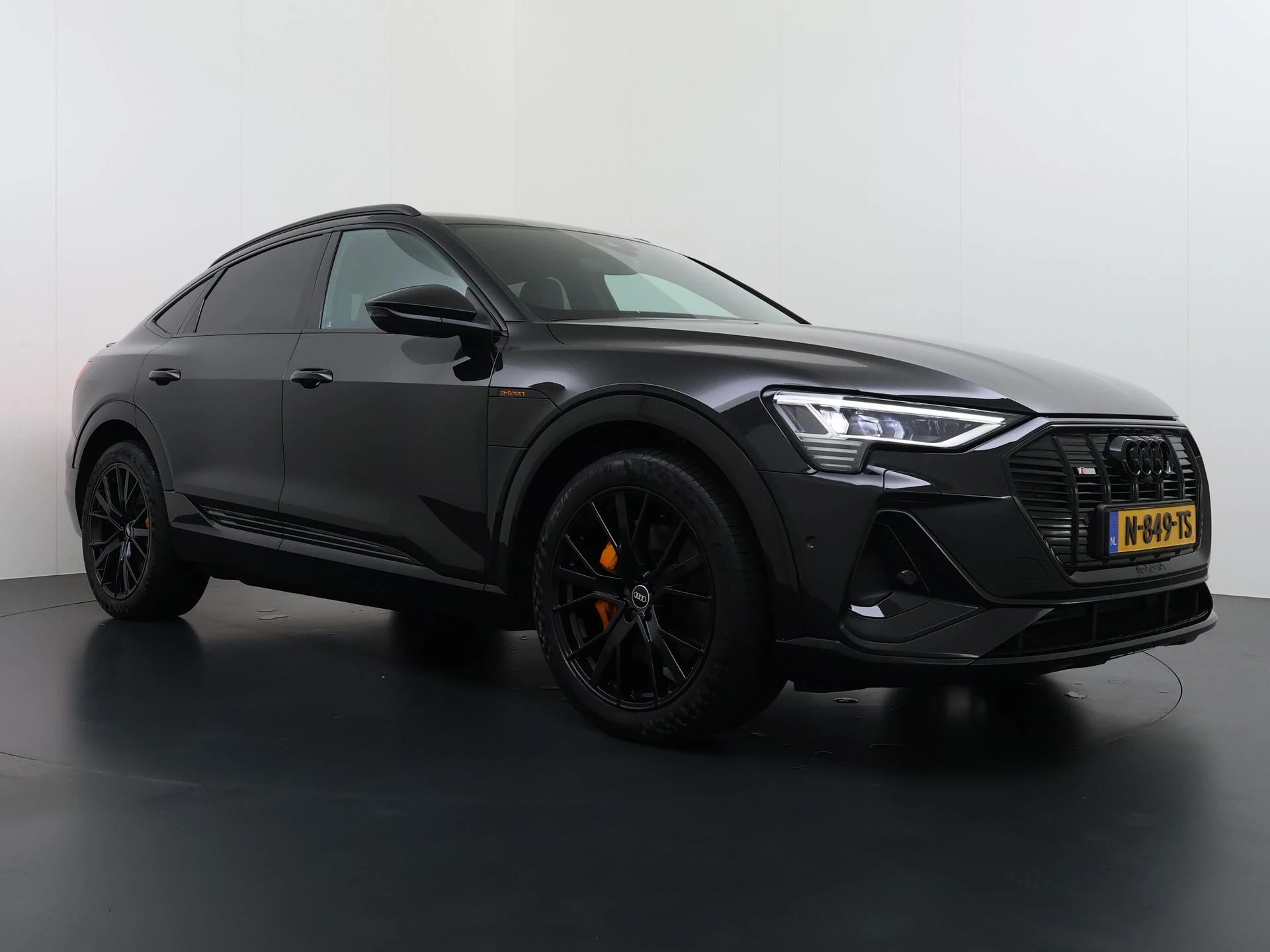 Hoofdafbeelding Audi e-tron