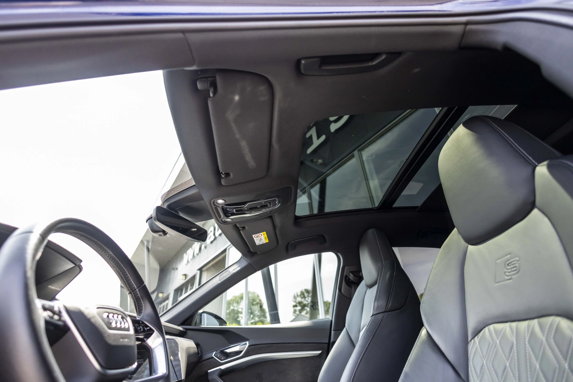 Hoofdafbeelding Audi e-tron