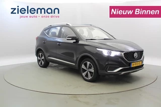 MG ZS Luxury 45 kWh - Panorama, Leer, Carplay SOH 92%