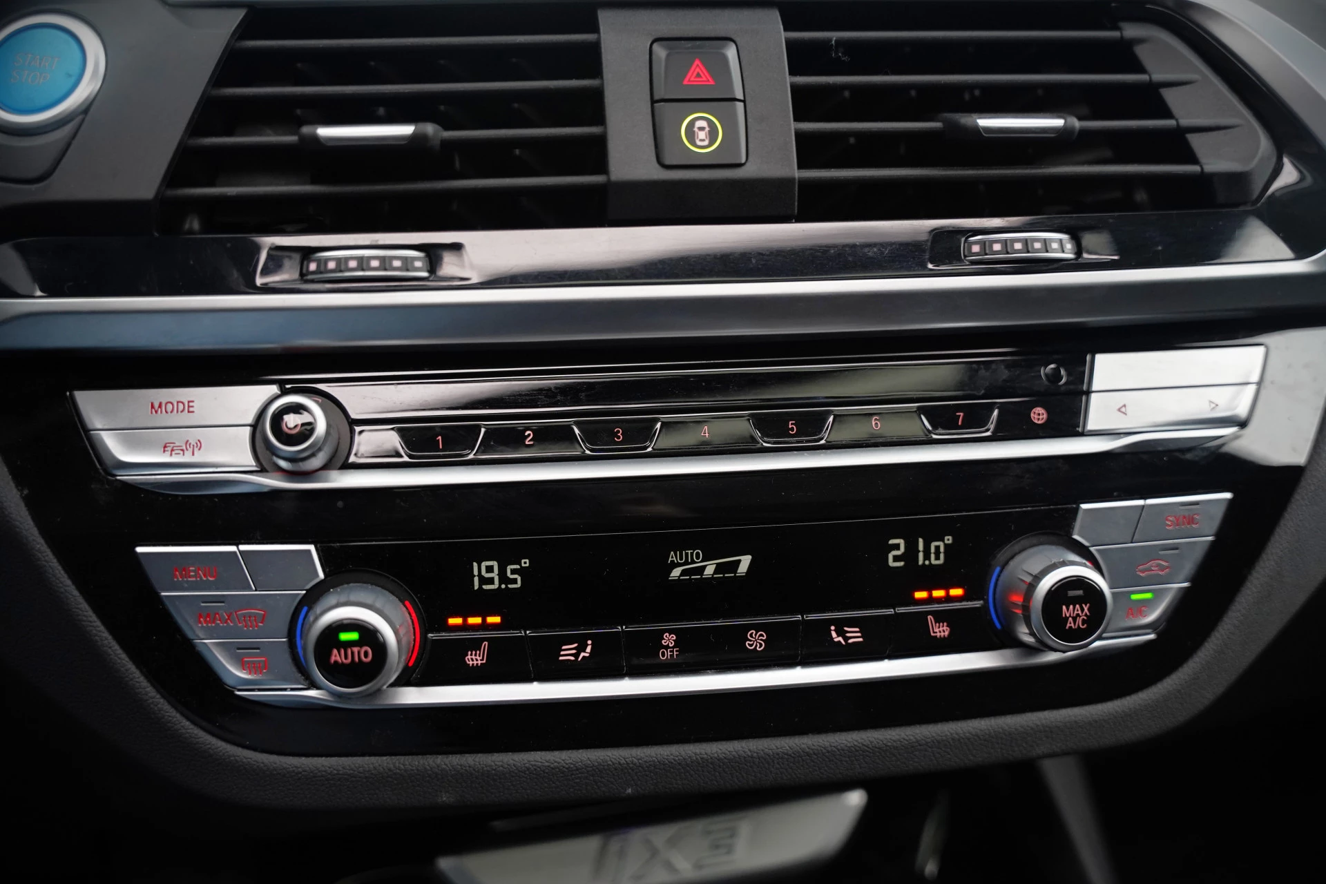 Hoofdafbeelding BMW iX3