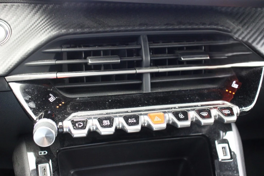 Hoofdafbeelding Peugeot e-208