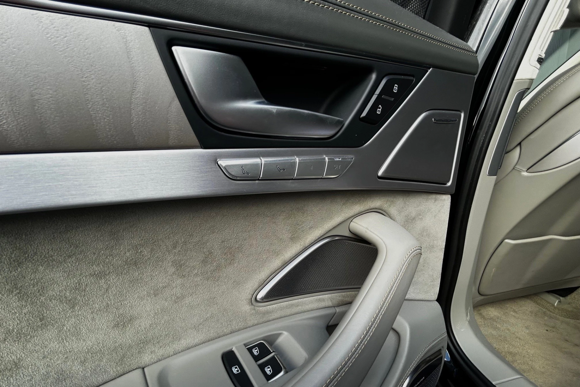 Hoofdafbeelding Audi A8