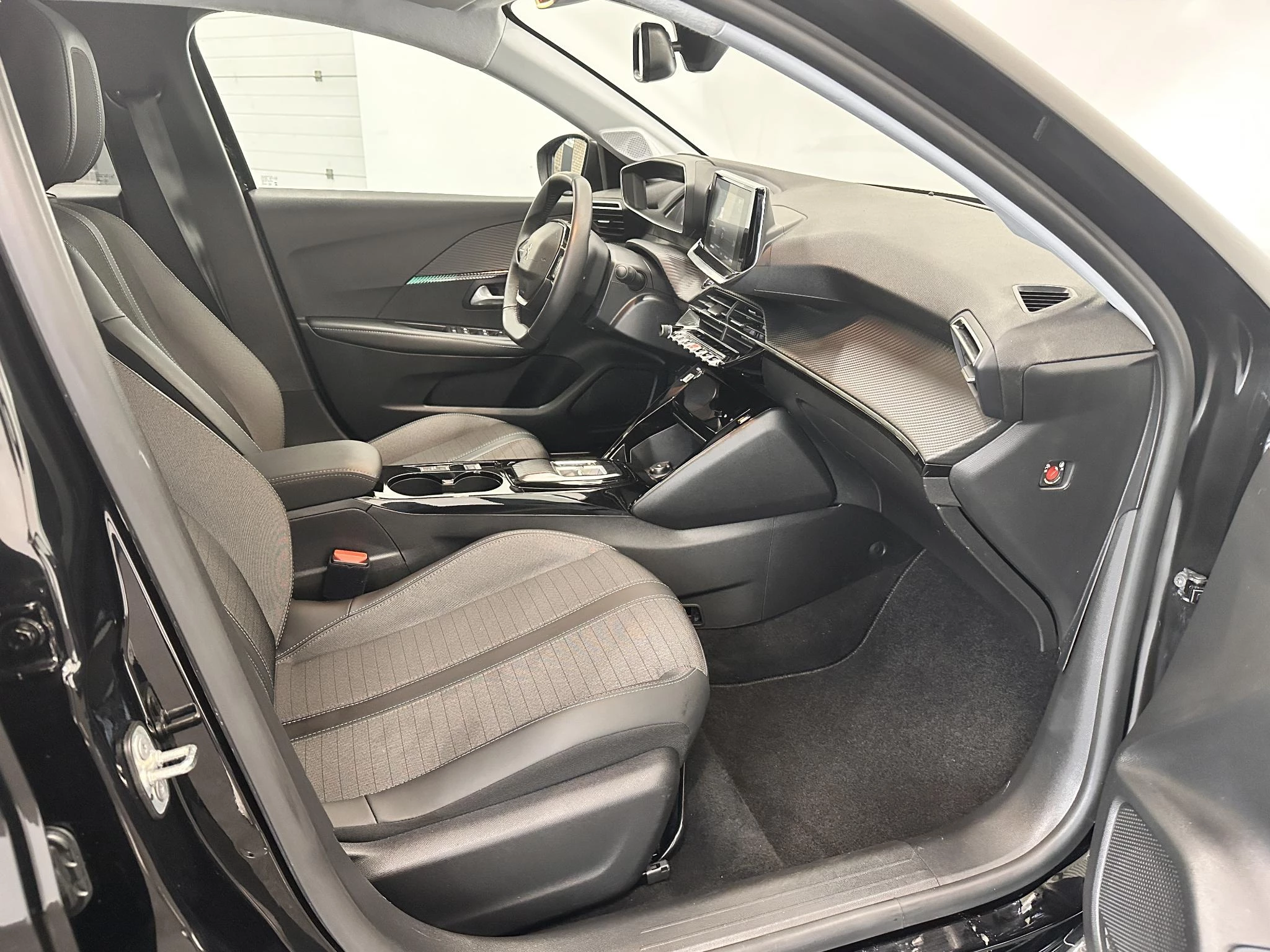 Hoofdafbeelding Peugeot e-208