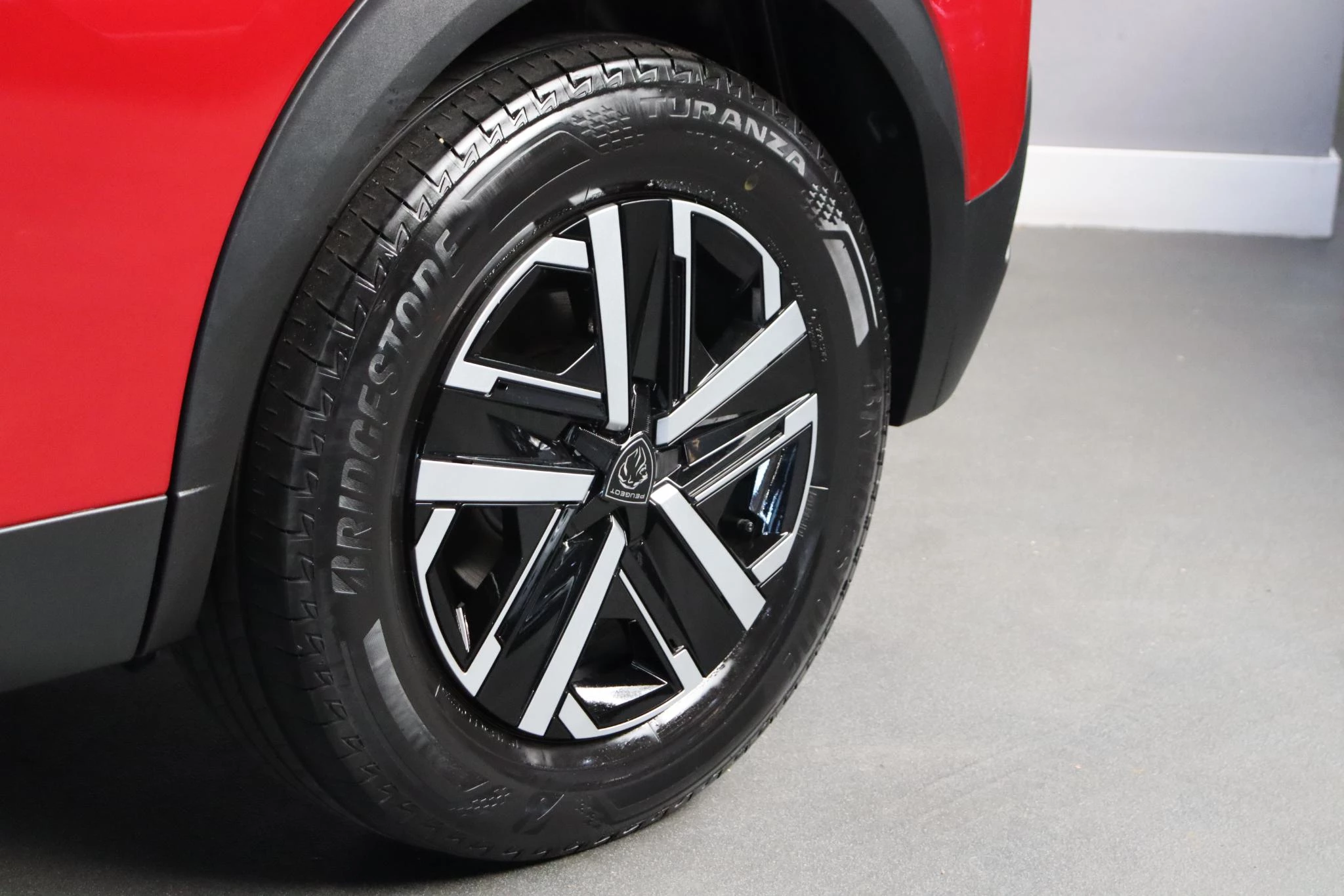 Hoofdafbeelding Peugeot e-2008