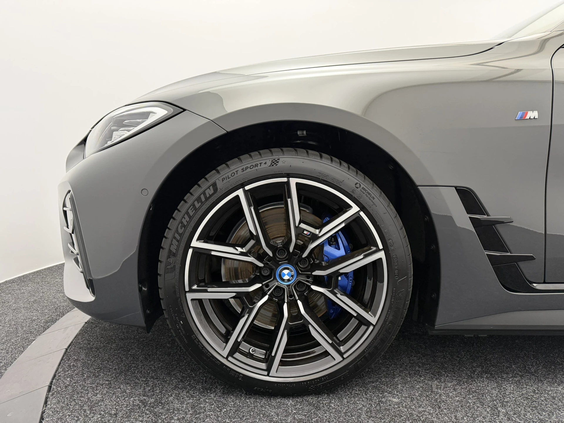 Hoofdafbeelding BMW i4