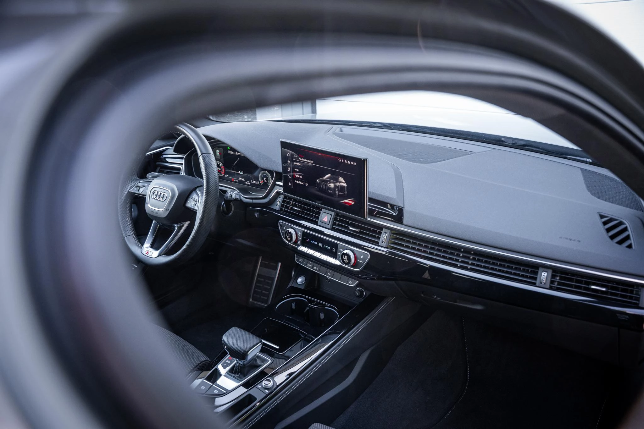 Hoofdafbeelding Audi A4