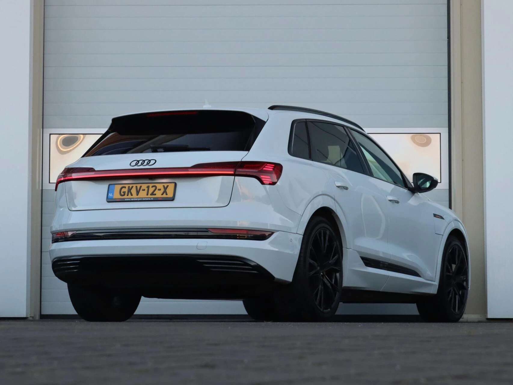 Hoofdafbeelding Audi e-tron