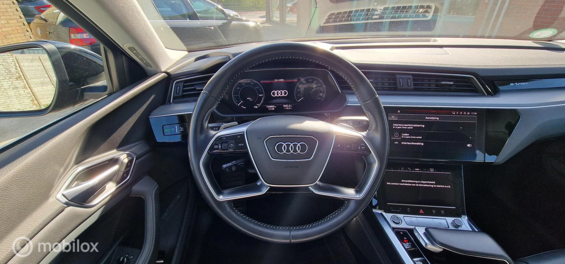 Hoofdafbeelding Audi e-tron