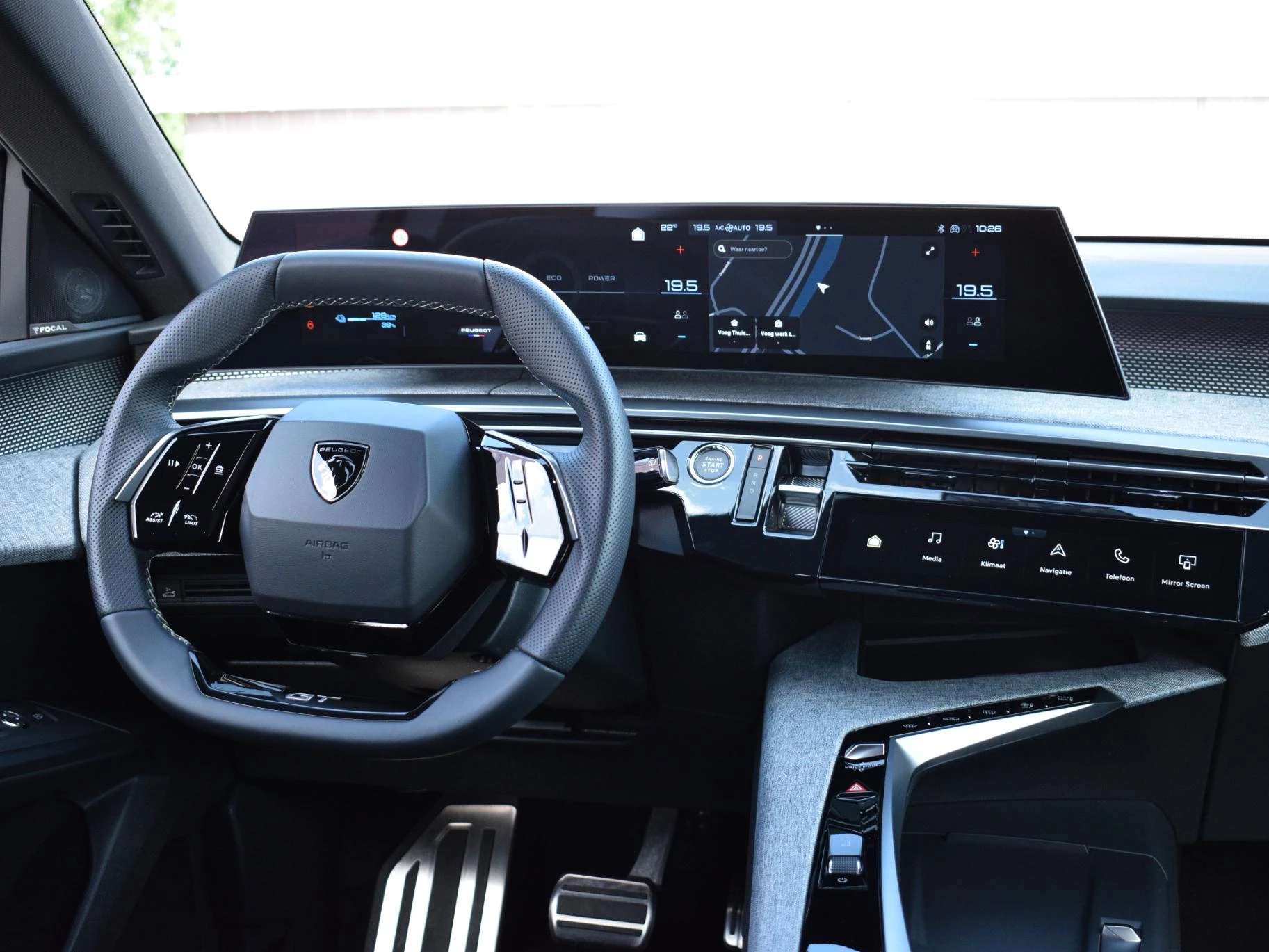 Hoofdafbeelding Peugeot e-3008