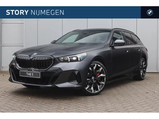 BMW 5 Serie Touring 550e xDrive M Sport Automaat / Panoramadak / Trekhaak / Bowers & Wilkins / Adaptief onderstel professional / M Multifunctionele Stoelen / Adaptieve LED / Stoelventilatie